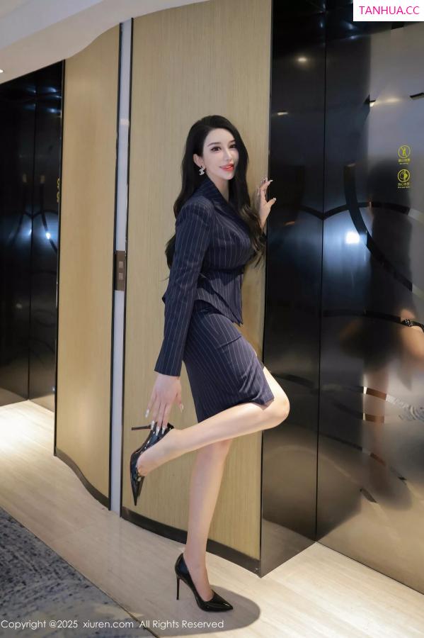 乔安娜  [XiuRen]高清写真图 2025.03.25 No.10065 乔安娜 欧美范美女第9张图片